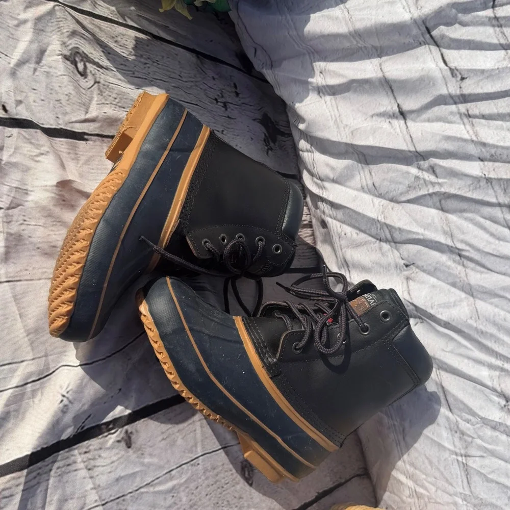 Great Lakes by Wolverine Women 7 Duck Boots Black Tan Leather Thermolite 03074